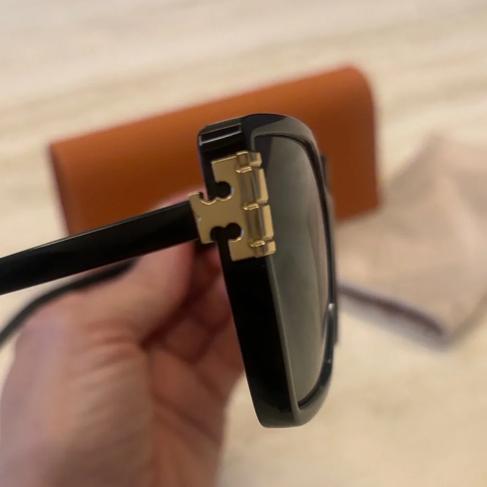 TORY BURCH | flat Eleanor square sunglasses NWOT